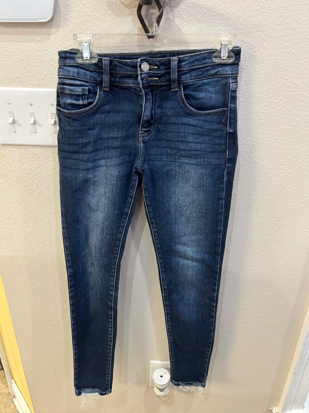Kancan Signature Mid-Rise Ankle Skinny Style Estilo # VBK1974A Cut #43872